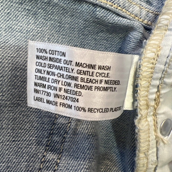 NWT Wild Fable Denim Shorts Light Wash Highest-Rise Cheeky Women's 12 / 31” - Picture 9 of 9